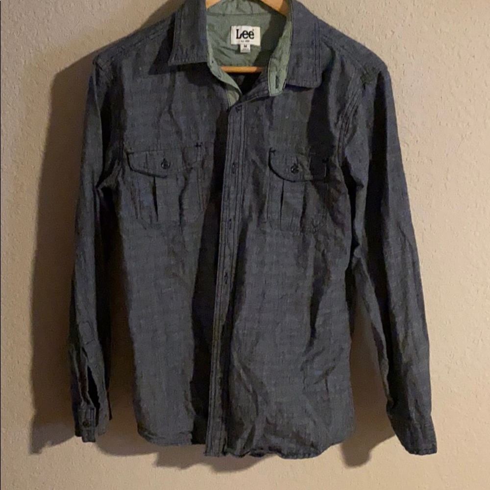 EUC Men’s button down denim shirt M